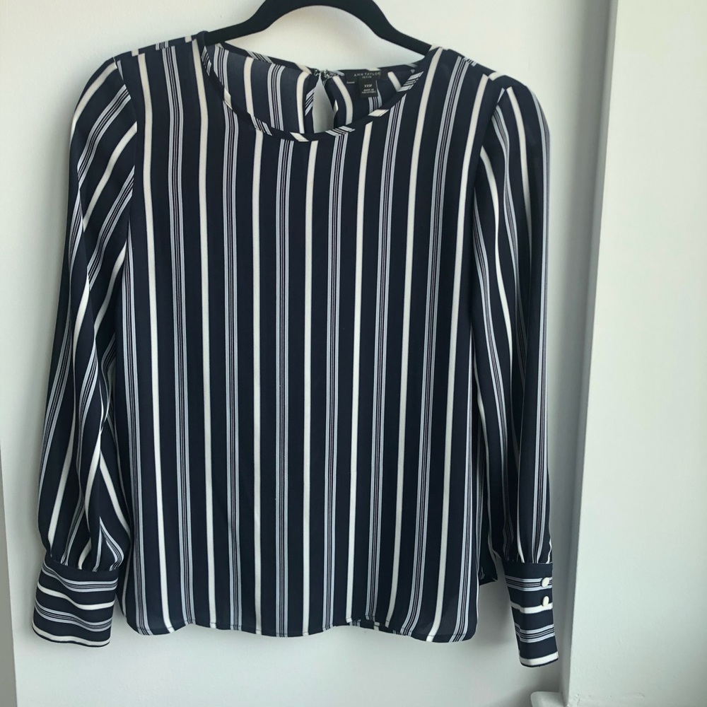💕 Ann Taylor Long Sleeve Blouse